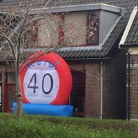 Opblaasbaar leeftijdsbord huren