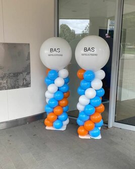 Ballonnenpilaar met tekst