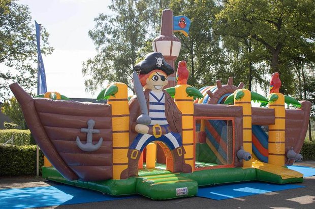 Springkussen Multiplay XXL Mega Piratenschip